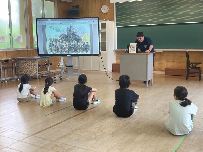 読み聞かせの様子１